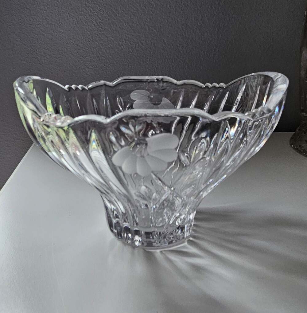 Princess House Heritage Romance Pattern Lead Crystal Bowl